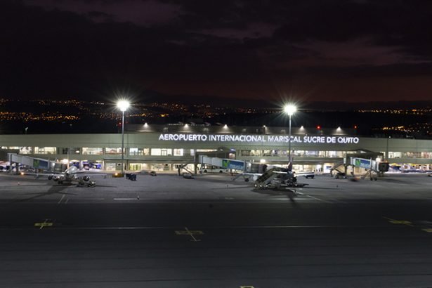 En los primeros meses del año, el Aeropuerto Mariscal Sucre se prepara para abastecer los mercados internacionales, anticipándose al Día de San Valentín.