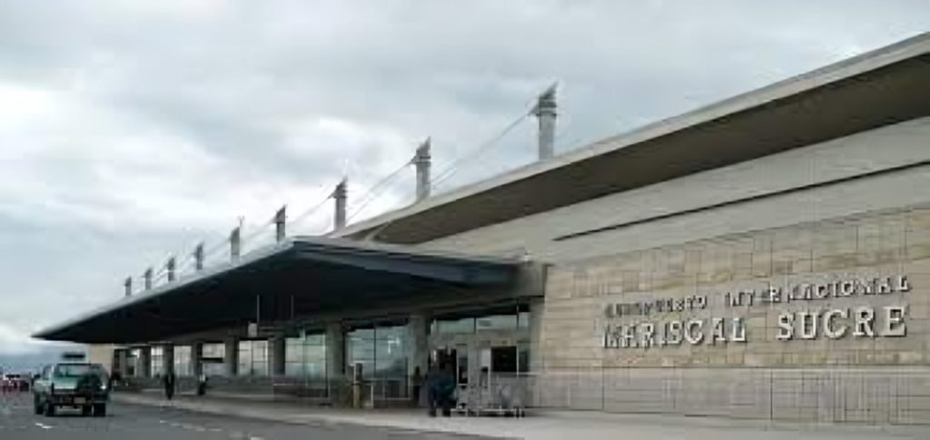 medidas de seguridad en el Aeropuerto Internacional Mariscal Sucre de Quito en 2024 para resguardar a pasajeros, personal y operaciones aéreas