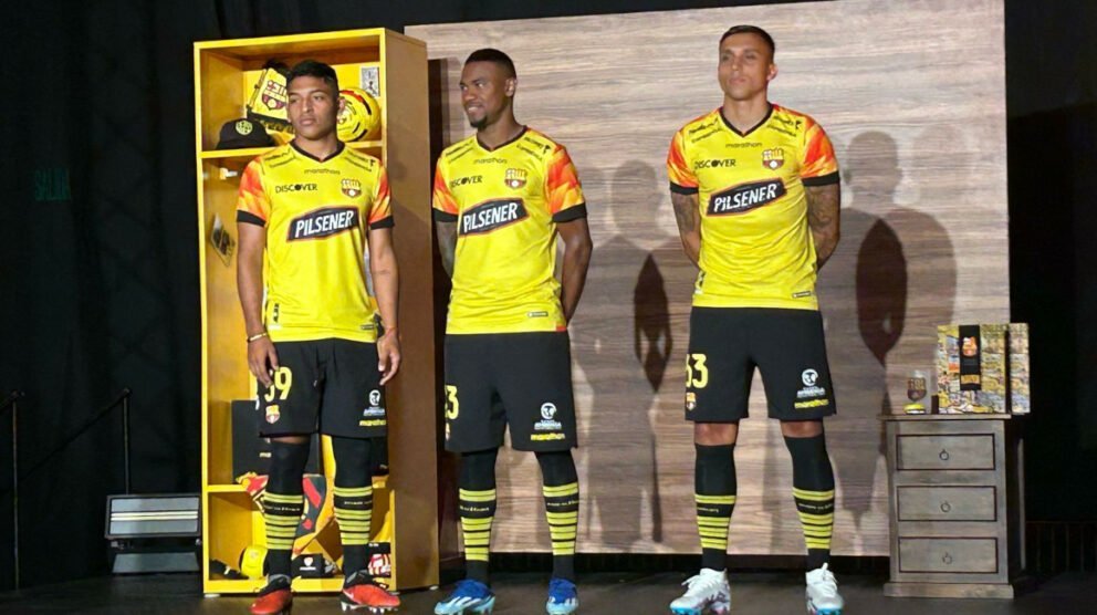 Barcelona SC Revela Su Equipación Para La Temporada 2024 - Panorama ...