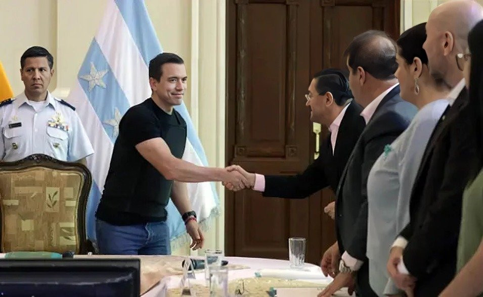 diseños de cárceles de alta seguridad presentados por el presidente Daniel Noboa para Pastaza y Santa Elena