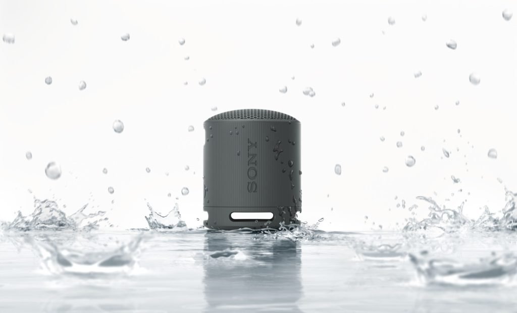 Sony anuncia en Ecuador el lanzamiento del parlante inalámbrico SRS-XB100, destacando su sonido claro y compromiso ambiental.