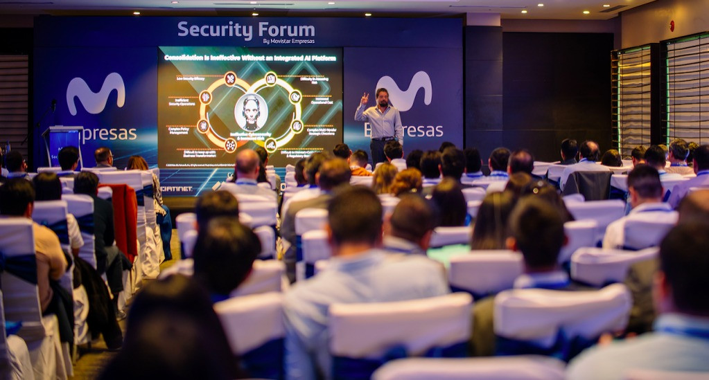 Movistar Empresas está liderando el frente de la ciberseguridad en Ecuador, ofreciendo soluciones clave para proteger los activos digitales