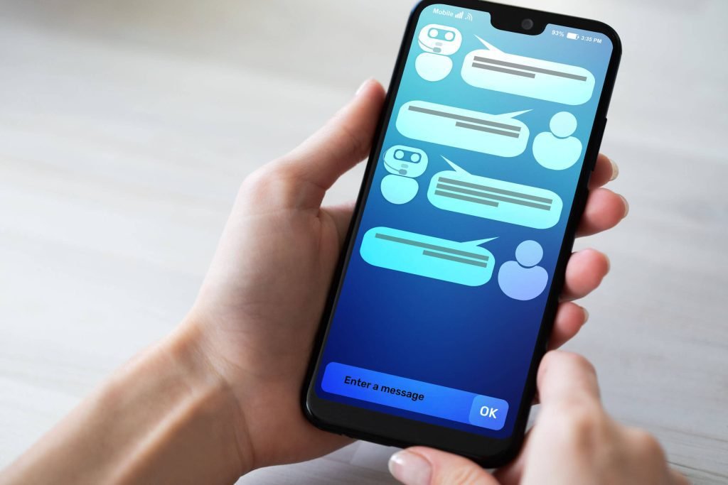 Los chatbots, tema en auge, plantean interrogantes sobre su funcionamiento y su efecto en nuestras vidas cotidianas.