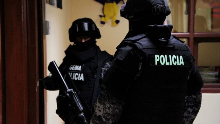 La Policía Nacional de Ecuador llevó a cabo una serie de allanamientos en distintas ciudades del país para desarticular una presunta banda.