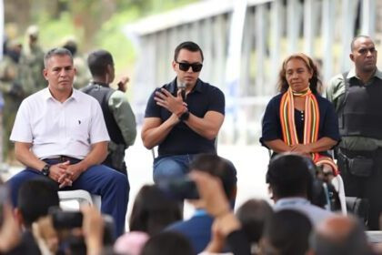 Tras la ausencia de la prefecta Núñez se desató enfrentamiento público entre el presidente y autoridades provinciales, revelando tensiones.