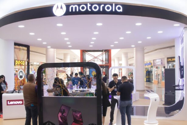 Conoce el convenio entre Motorola y Grupo Consenso-Indurama para invertir en tecnología en Ecuador, potenciando el mercado nacional.