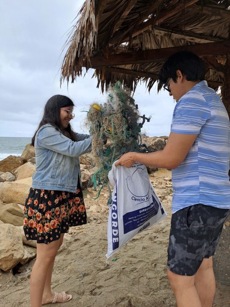 Amiguitos del Océano impulsa la protección marina con educación ambiental y acciones comunitarias para un futuro sostenible.