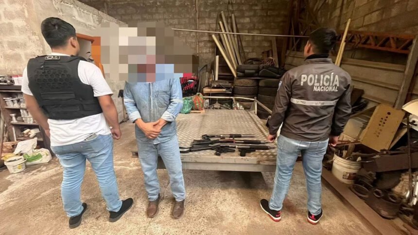 La Policía ha desarticulado una fábrica de armas en Quevedo, revelando una operación clandestina de modificación y reparación de armamento.