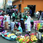 Empleo informal en Ecuador alcanza el 53,5%, reflejando un aumento en la precariedad laboral y la falta de regulación adecuada.