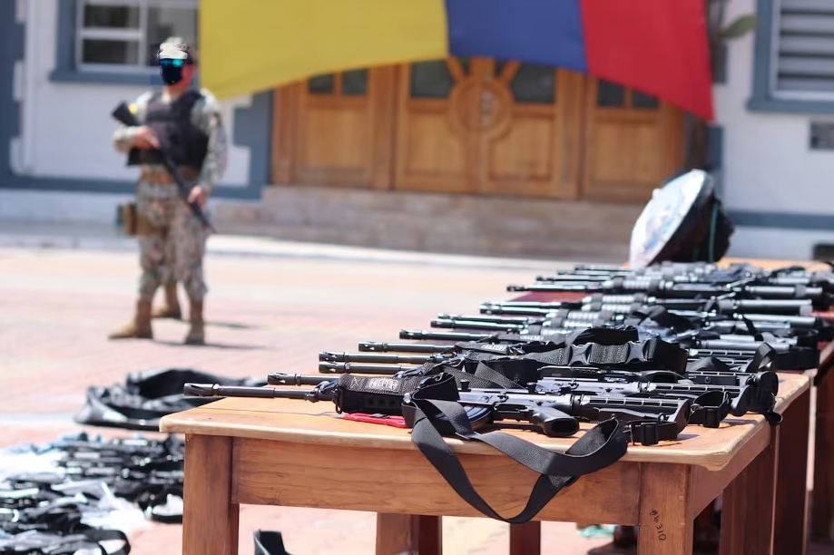 La Asamblea Nacional aprobó con 79 votos una ley clave para regular y controlar las armas en Ecuador, buscando fortalecer el orden público.