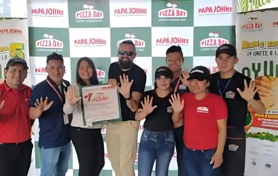 Transformar vidas juntos en el Pizza Day de Papa Johns: 10 años apoyando a niños y fundaciones en Ecuador.