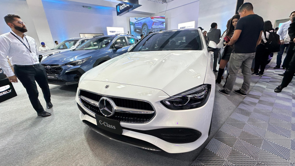 Precios de carros caen un 33% gracias al acuerdo con la Unión Europea, lo que aumenta la demanda de modelos europeos en Ecuador.