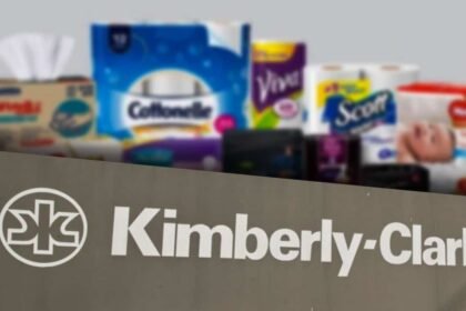 Kimberly-Clark ha reestructurado su estrategia global, dividiendo las cuentas creativas y de medios entre IPG, WPP, Omnicom y Publicis.