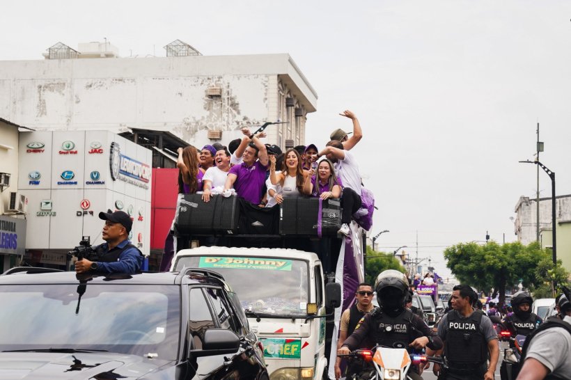 El cierre de campaña en Ecuador destacó por caravanas, conciertos y actos multitudinarios en Quito y Guayaquil, a tres días de las elecciones.