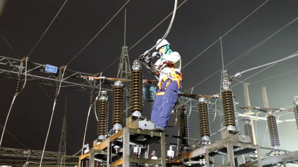 Ecuador comenzó a suministrar energía a Colombia, según declaraciones oficiales, pero el vecino país sostiene que se trata de intercambios.