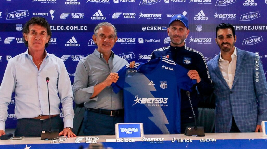 Jugadores como Miller Bolaños y Sebastián Rodríguez podrían reforzar a Emelec tras resolución de deudas