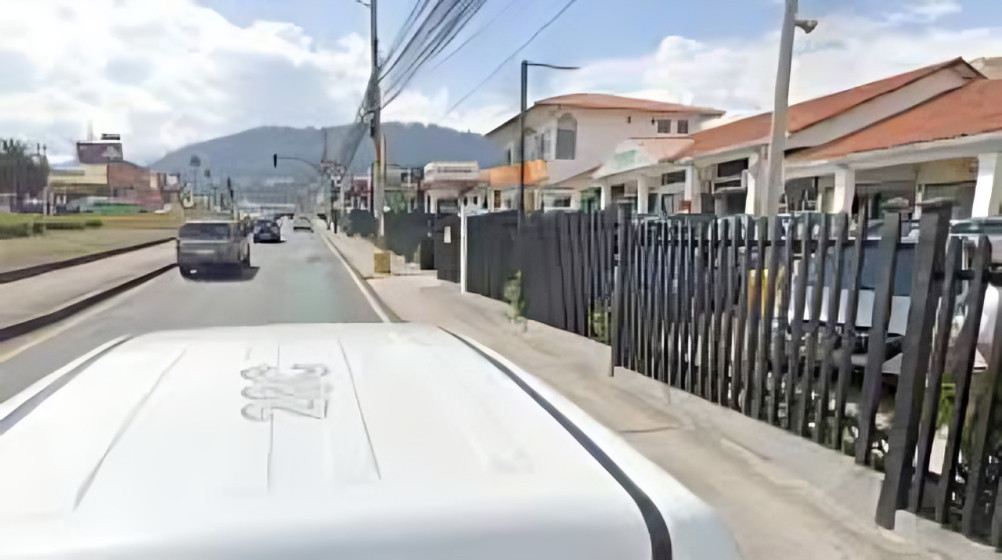 Asalto en Cumbayá deja pérdidas millonarias, disparos y robo de armas en una entidad bancaria la mañana del sábado.