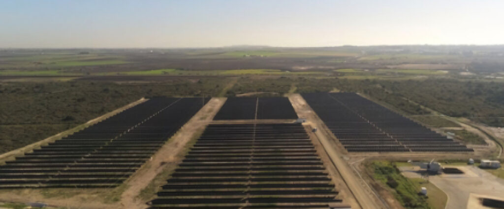 Exceso de confianza en la energía solar expone la fragilidad del sistema eléctrico español y provoca un apagón nacional.