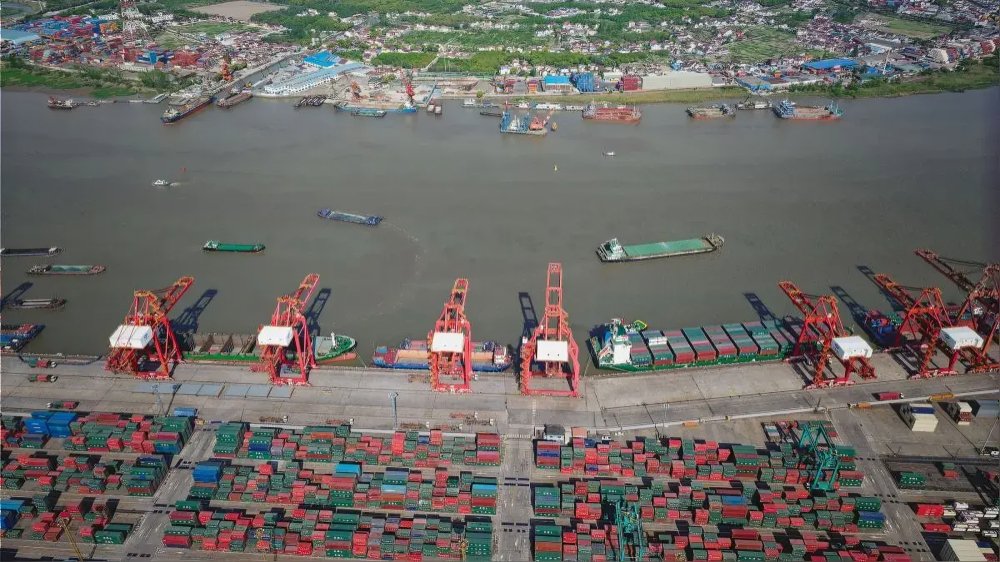 Importaciones de GNL de EE. UU. a China se suspenden por más de 70 días debido a aranceles y la guerra comercial entre ambos países.