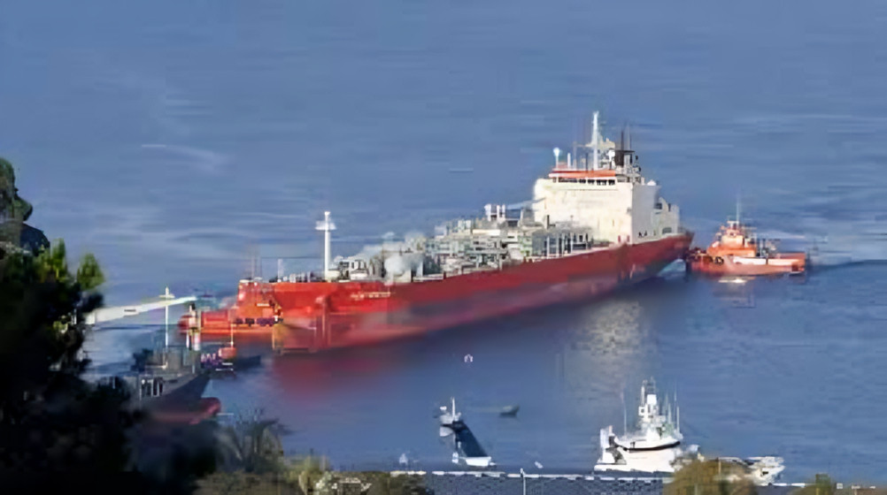 Importaciones de GNL de EE. UU. a China se suspenden por más de 70 días debido a aranceles y la guerra comercial entre ambos países.