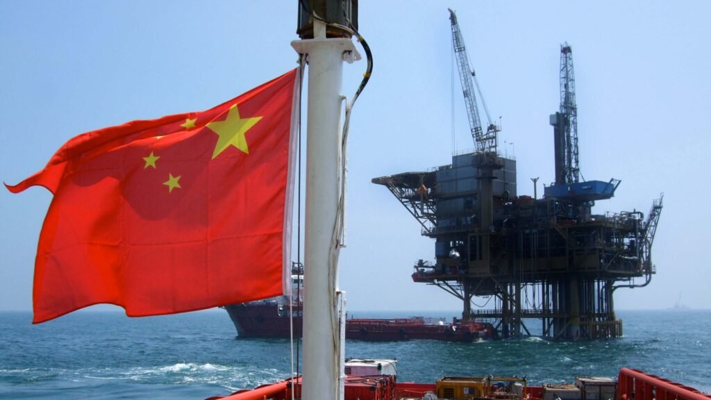 Pozo de petróleo en China rompe récords de profundidad y producción en 2025