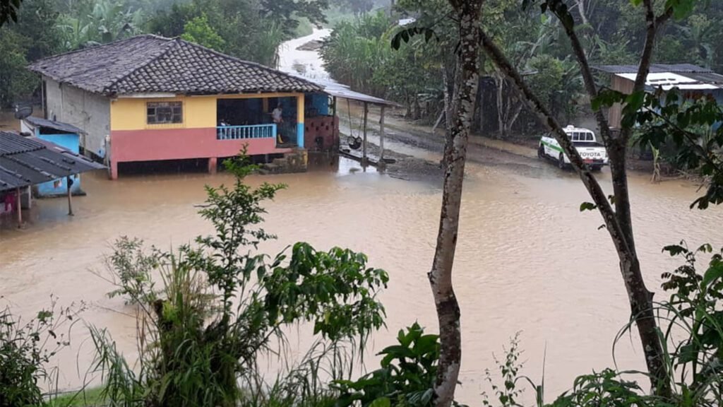 Familias afectadas por lluvias reciben asistencia en Zamora Chinchipe