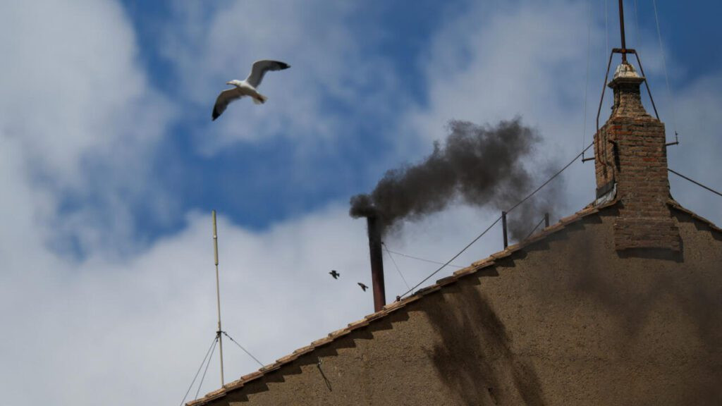 Segunda fumata negra