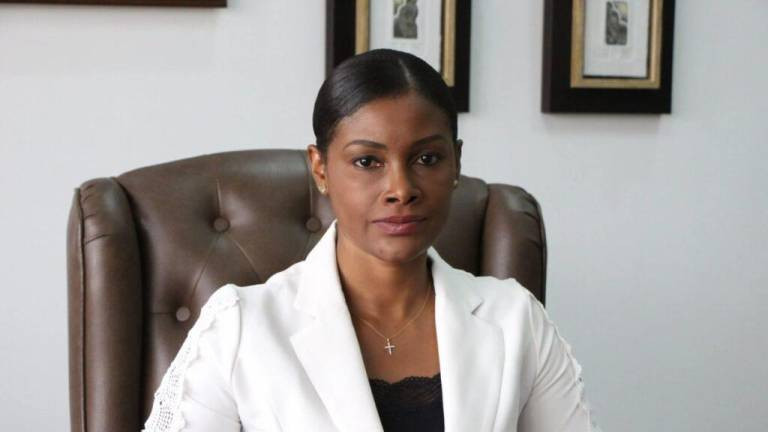 embajadora de Ecuador