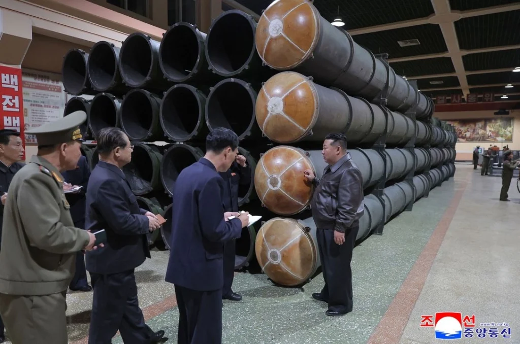 Corea del Norte lanza misiles