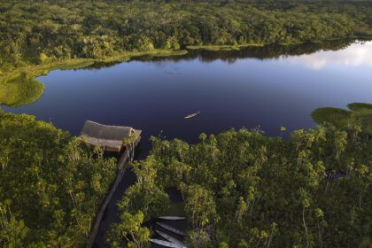 Vista aérea de una comunidad amazónica donde se ejecutarán proyectos del desarrollo integral de la Amazonía ecuatoriana.