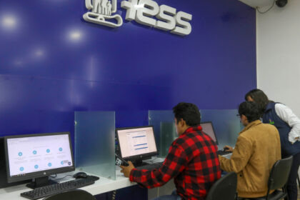 Formulario de solicitud del montepío del IESS para viudez, orfandad o dependencia económica en Ecuador.