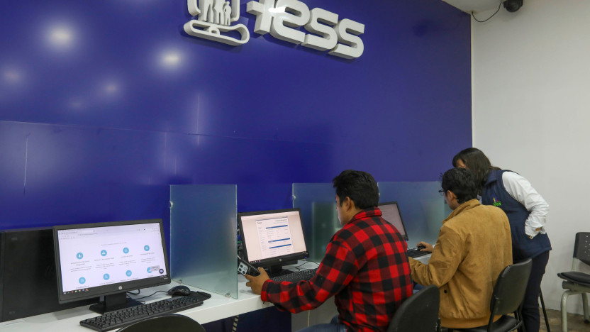 Formulario de solicitud del montepío del IESS para viudez, orfandad o dependencia económica en Ecuador.