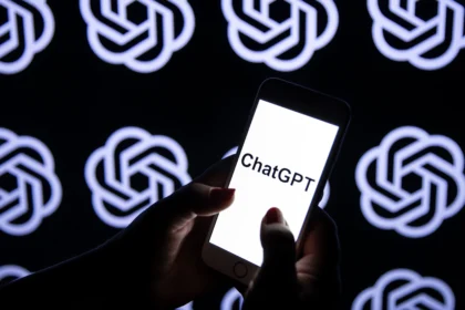 Usuarios sufren delirios y rupturas tras uso intensivo de ChatGPT, según reportes