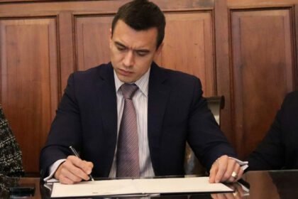 Daniel Noboa veta parcialmente