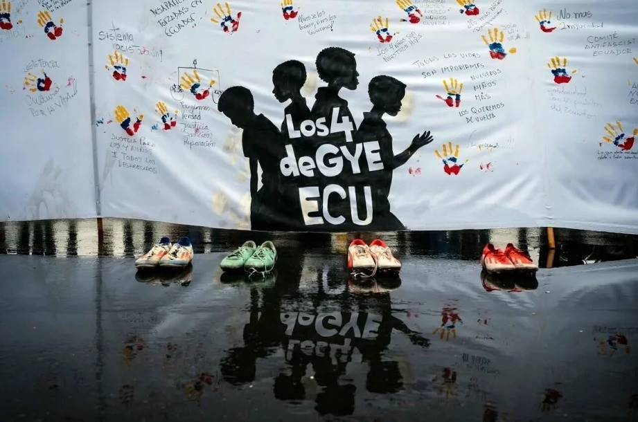 Familiares exigen justicia por el caso Las Malvinas desaparición forzada durante una vigilia en Guayaquil