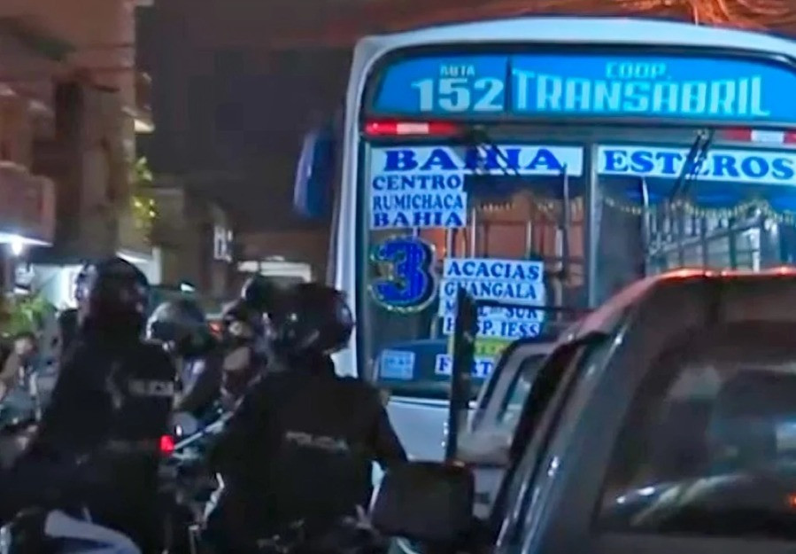 Tres personas fueron asesinadas en una jornada marcada por la violencia en el sur de Guayaquil. La Policía investiga posibles ajustes de cuentas