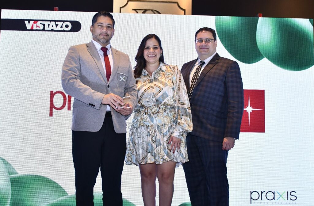 Cruz Azul y Pharmacy’s, farmacias de DIFARE reconocidas por su experiencia al cliente en Ecuador.