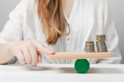 salario promedio requerido en Ecuador 2025