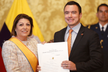 Wilma Andrade recibe la condecoración