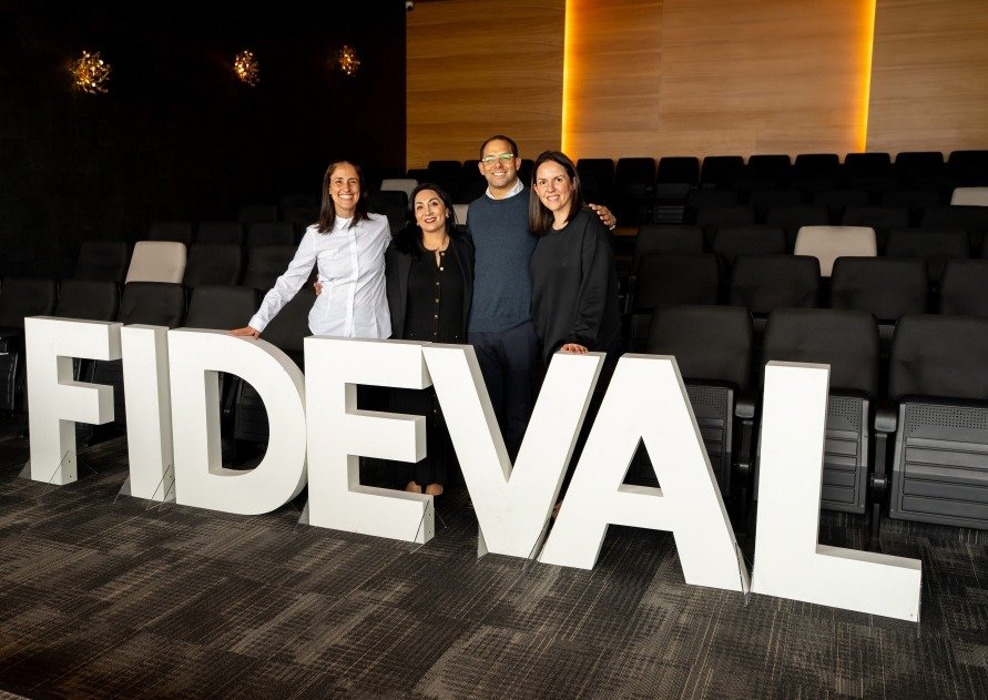 De izquierda a derecha Ivanna Zauzich, Subgerente ciclo de vida de cliente; Vanessa Espinosa, Asesora comercial corporativa; Mateo Espinosa, Subgerente de alianzas y partnetships; María José Arias, Brand Manager de Fideval