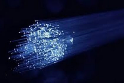 Récord velocidad Internet Japón: logra 1 millón de gigabytes por segundo a lo largo de 1 808 km con fibra óptica revolucionaria.