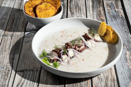 Gastronomía peruana marina con nuevos platos innovadores en Segundo Muelle que combinan tradición, frescura y autenticidad.