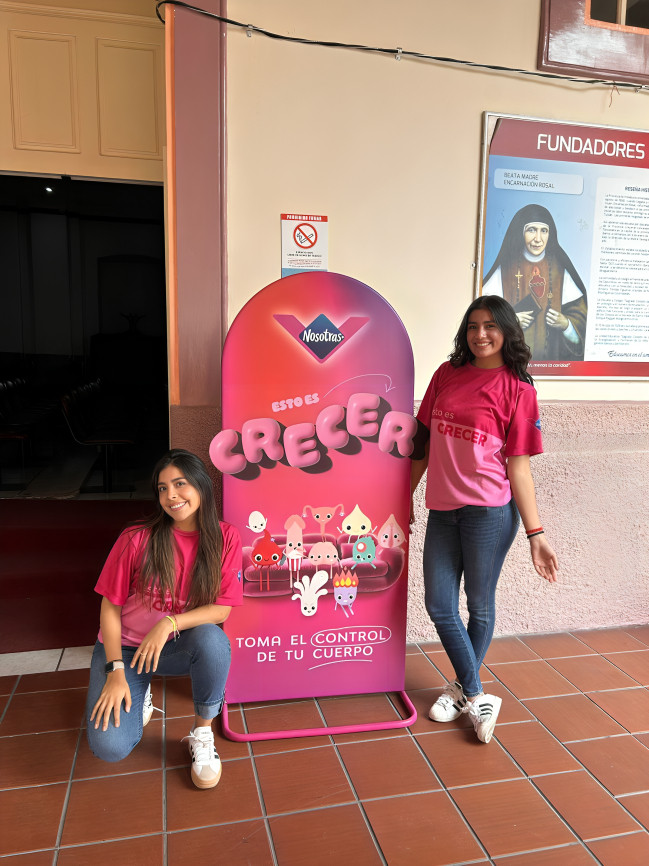 Salud menstrual en Ecuador: Nosotras® impulsa acceso, educación y dignidad para niñas y adolescentes en todo el país.