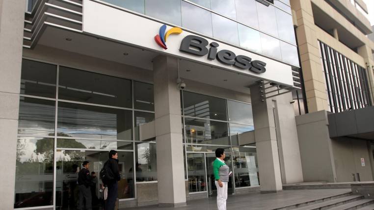 Bonos estatales: el BIESS invertirá 50 millones en compras