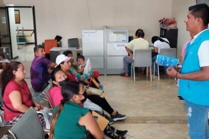 Bono de Desarrollo Humano de 55 dólares en un centro del MIES