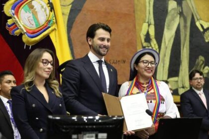 Niels Olsen durante una sesión del Pleno en la Asamblea Nacional del Ecuador