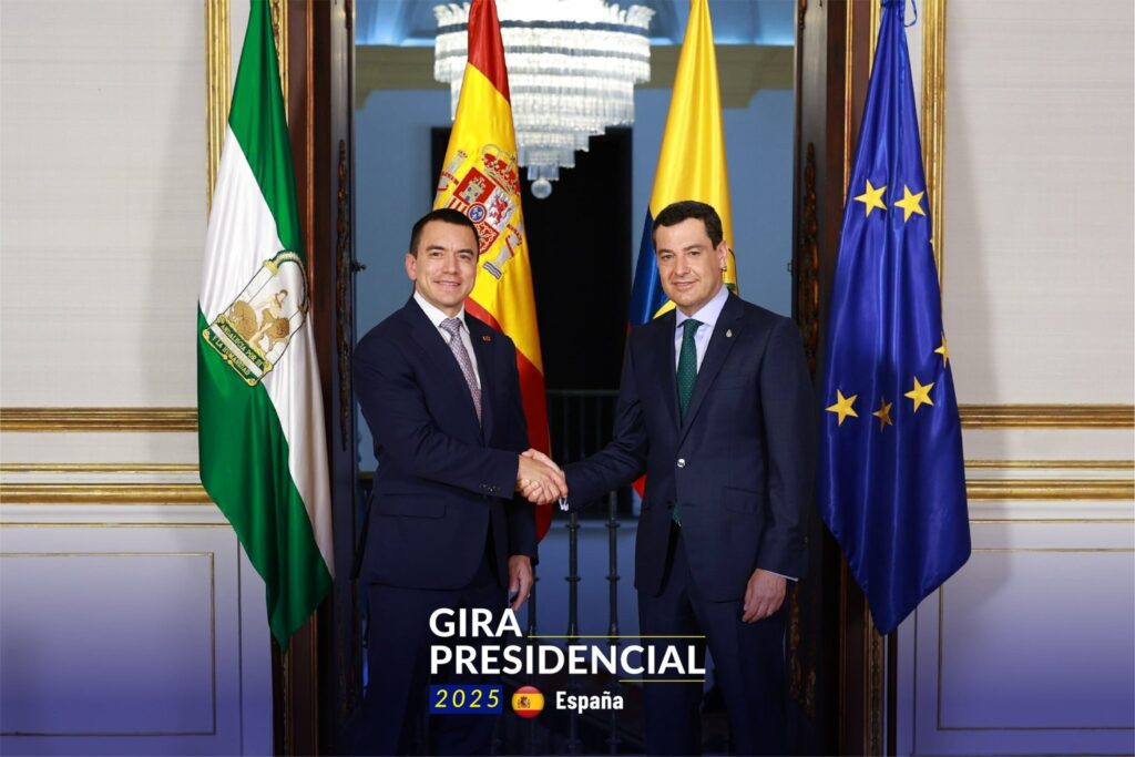 Presidente Daniel Noboa junto a autoridades en Sevilla, junio 2025