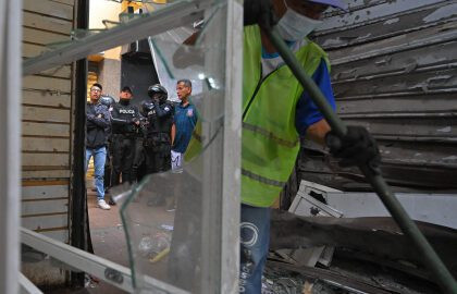 Imagen de locales destruidos tras atentado en la Bahía de Guayaquil el 3 de junio de 2025