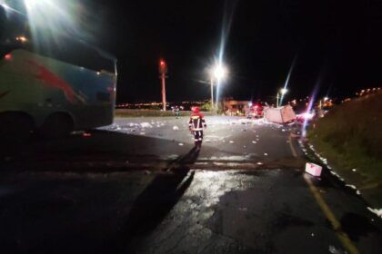 Vehículos chocados tras accidente en la Panamericana Sur