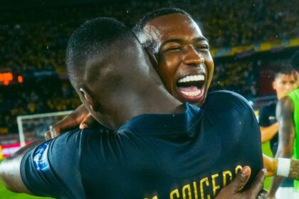 Willian Pacho y Moisés Caicedo